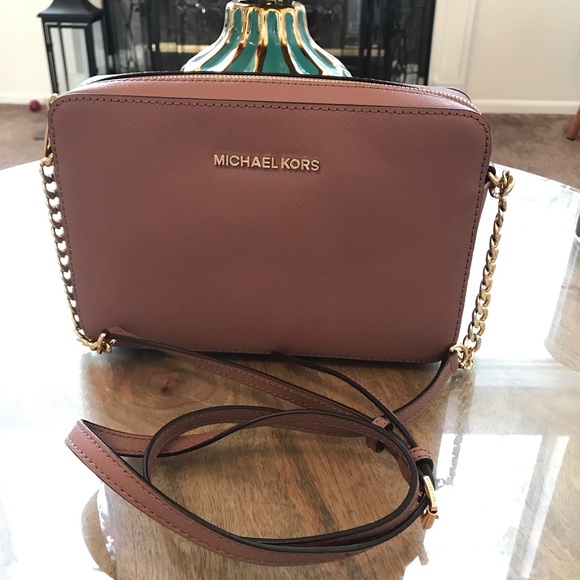 Michael Kors Handbags - Michael Kors Jet set travel Dusty Rose